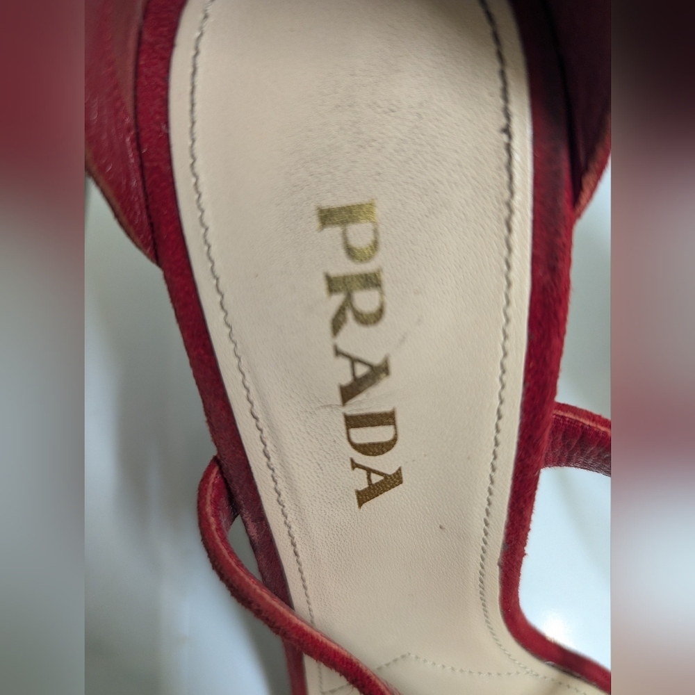 Prada Red Scalloped Suede Heels 38.5 - Picture 9 of 16